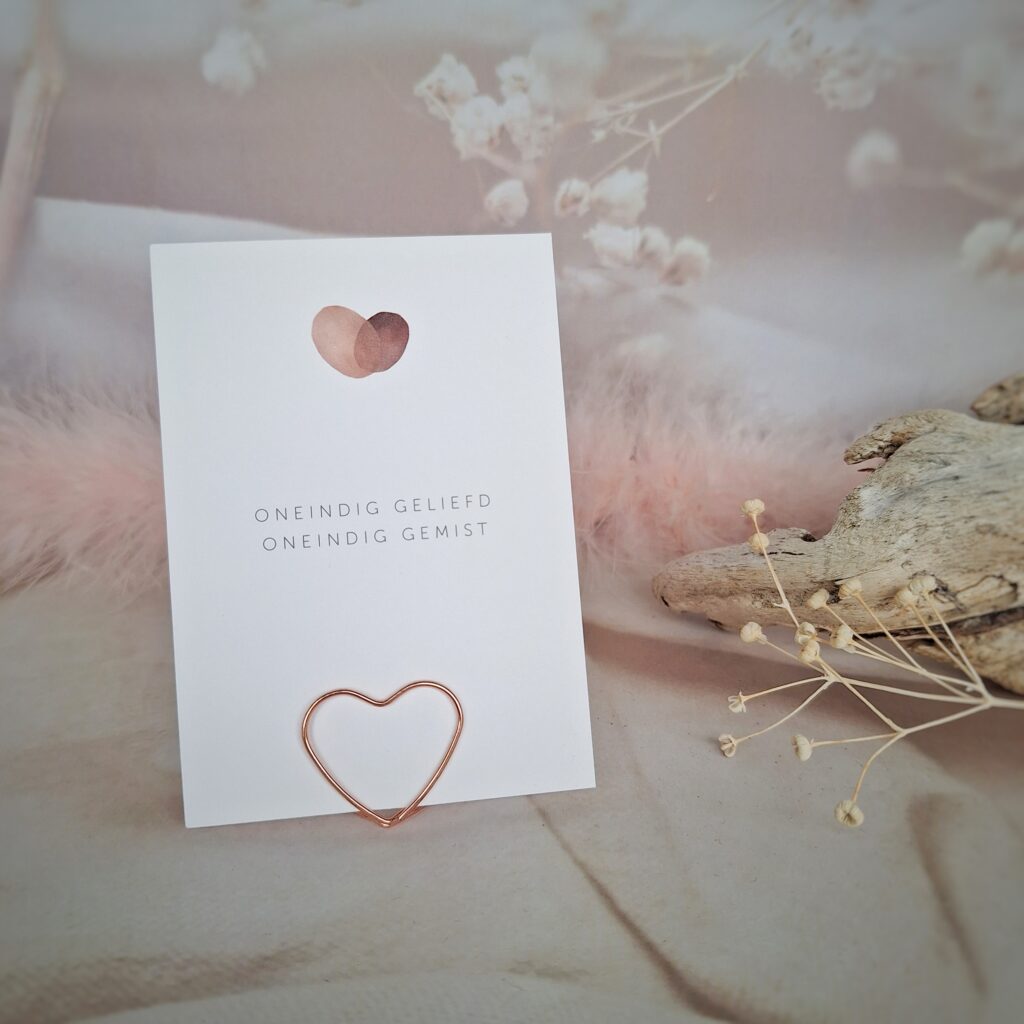 Troostkaartje 'oneindig geliefd oneindig gemist'