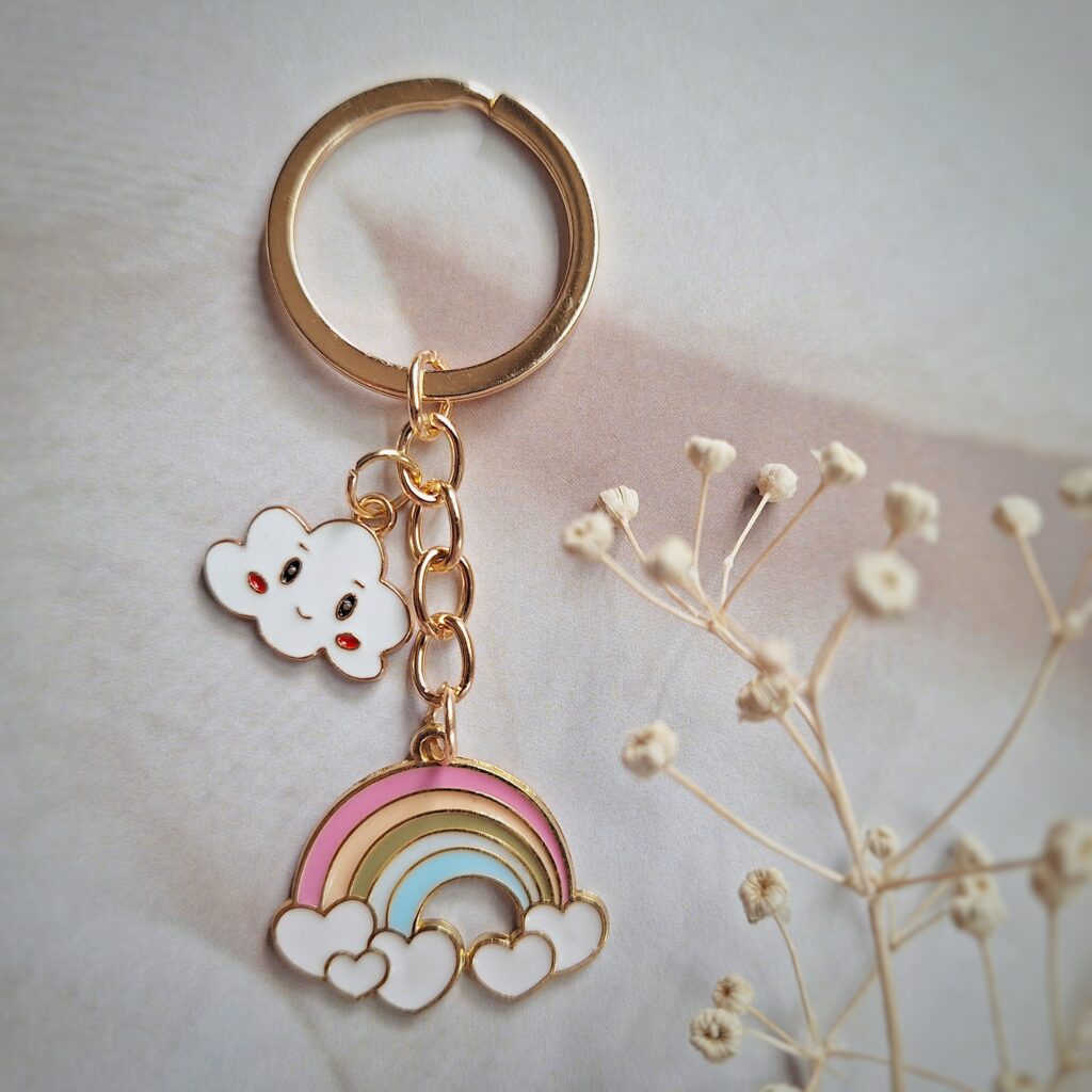 koesterdoosje sleutelhanger regenboog wolkje